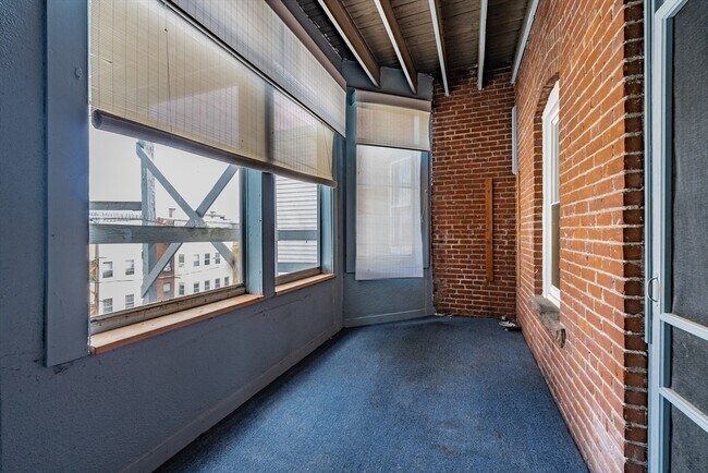 Building Photo - 35 O'Connor Ave