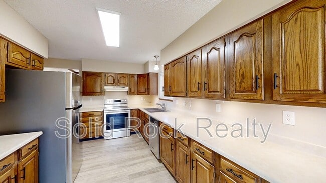 Building Photo - 18825 Spring Valley Rd