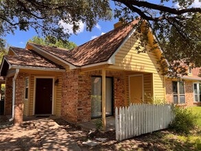 Building Photo - 1601 Faro Dr
