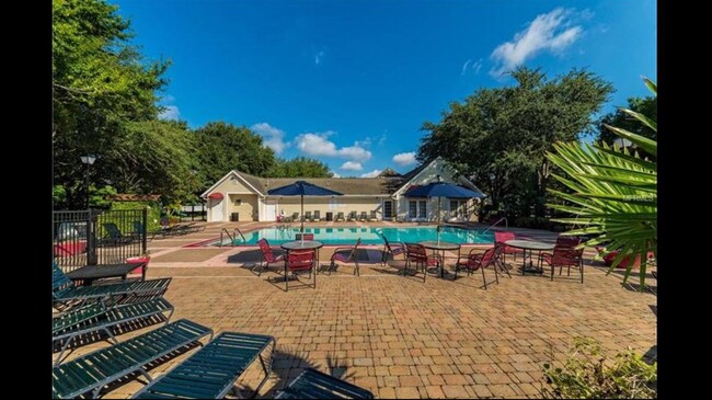 Building Photo - 2013 Dixie Belle Dr