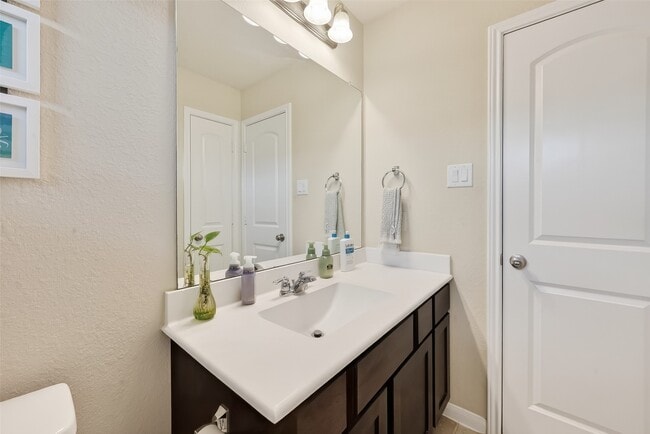 Building Photo - 6215 Prince Pl Dr