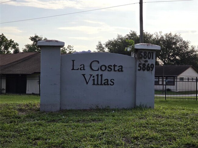 Building Photo - 5845 La Costa Dr