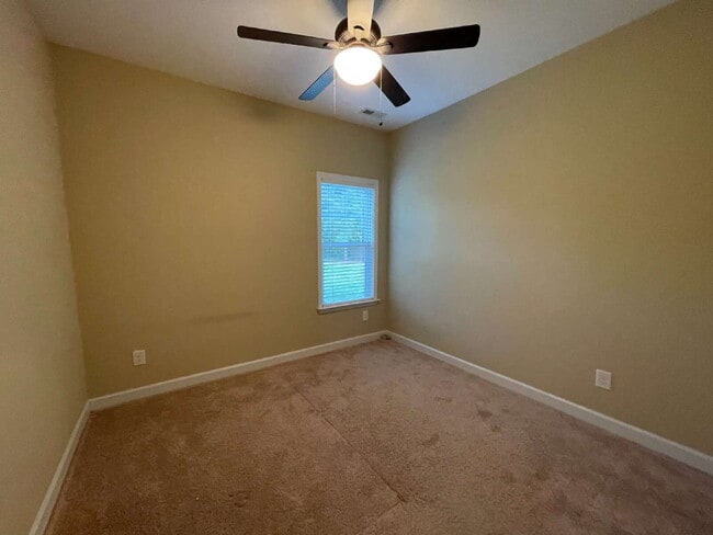 Building Photo - ADORABLE 3 BR, 2 BA HOME IN PLANTATION POINT! *SPRING CREEK SCHOOL DISTRICT*