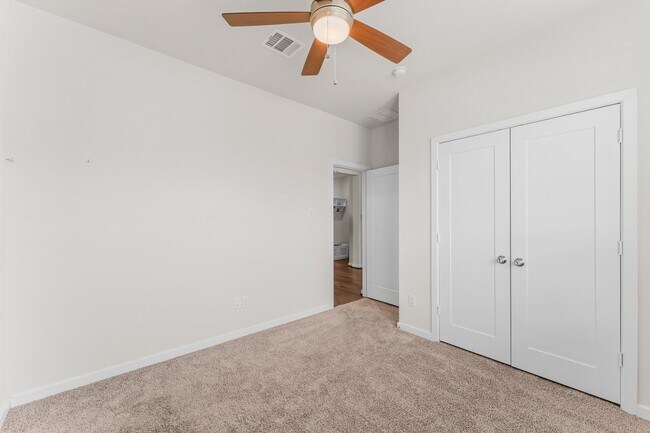 Building Photo - 3850 Chapman Bluff Dr