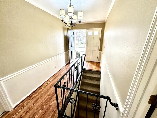 Building Photo - 2948a Candlelight Way