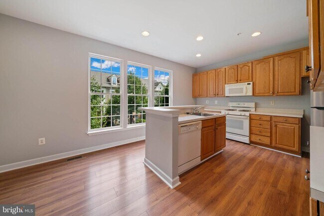 Building Photo - 3616 Sprigg St S