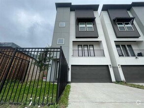 Building Photo - 3006 Holman St