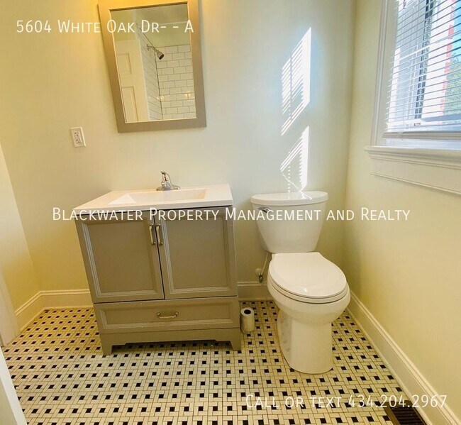 Building Photo - 5604 White Oak Dr
