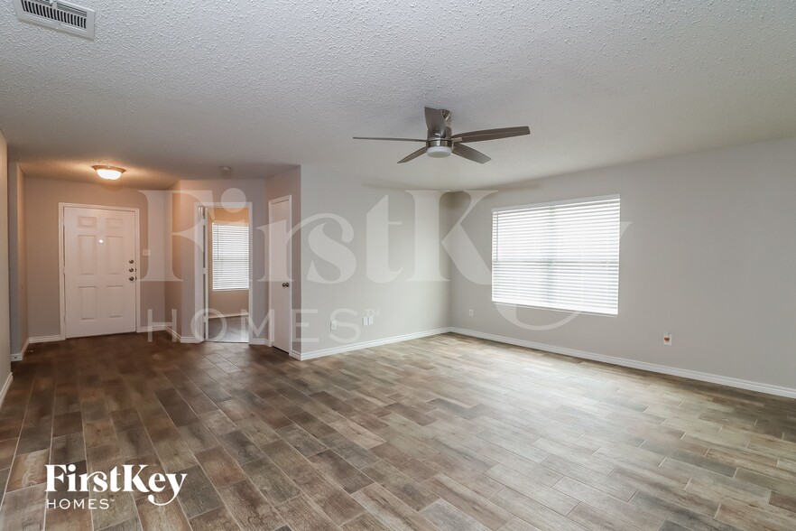 Building Photo - 6200 Winnebago Ct