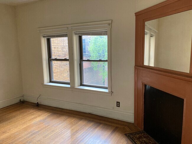 Building Photo - 3206 Prospect Ave E