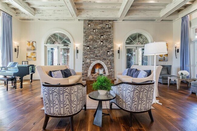 Building Photo - 5005 San Martino Dr