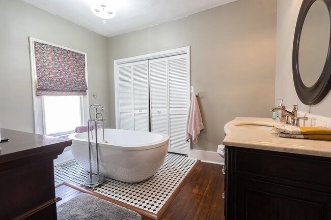 Building Photo - 125 S Pettigrew St