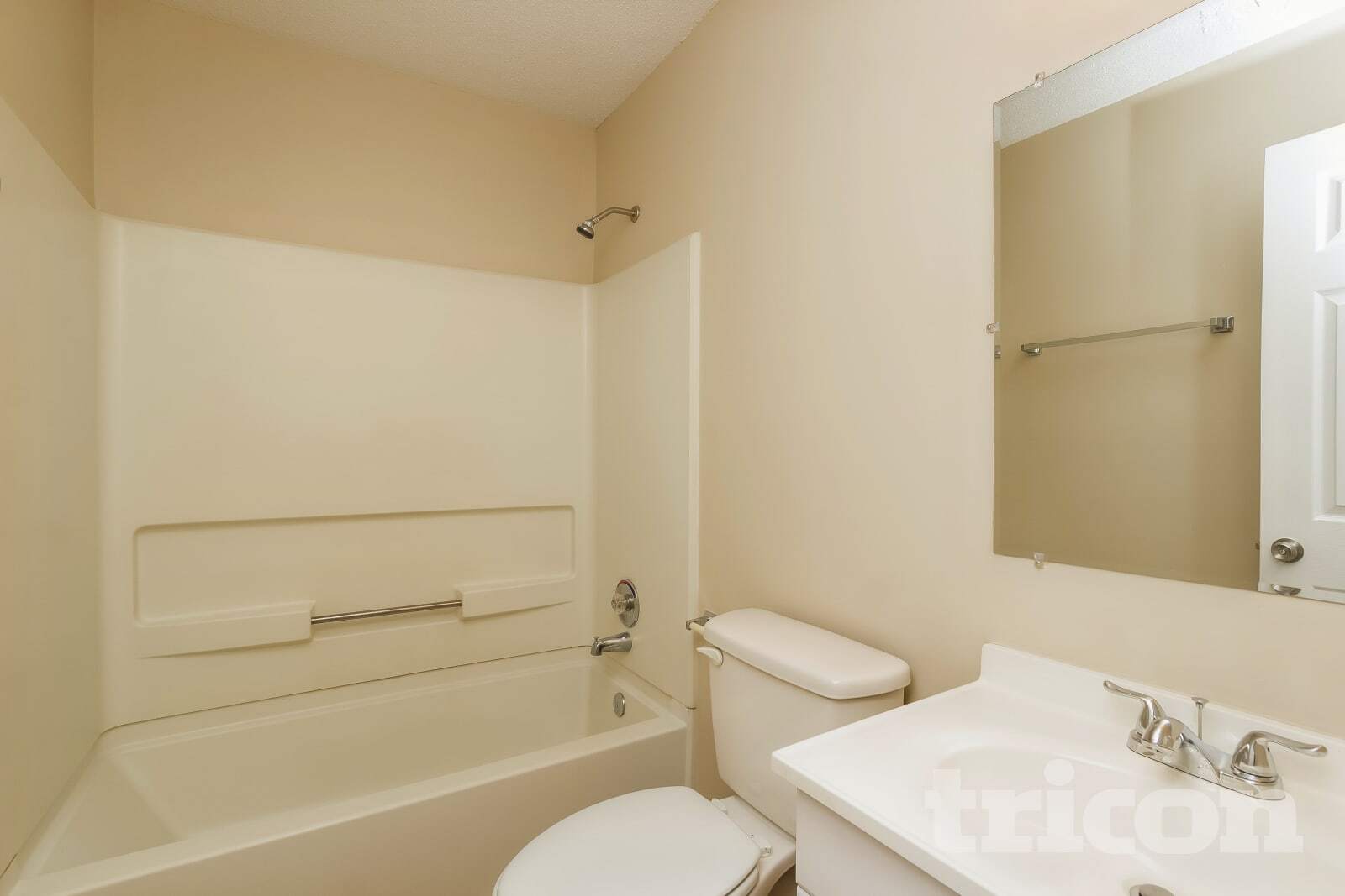 Building Photo - 2198 Colony Dr