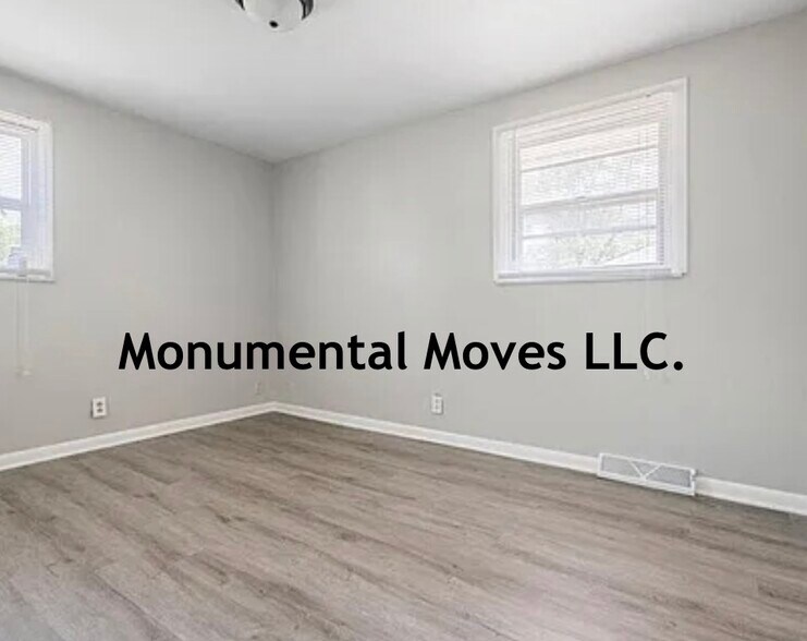 Building Photo - 1808 Woodbine Dr