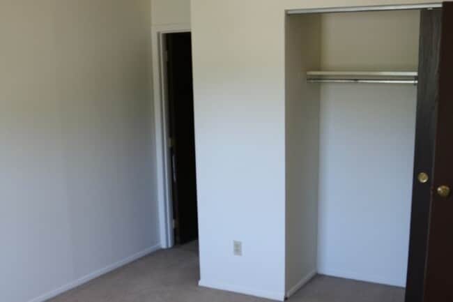 Building Photo - Painesville Townhouse Apartments