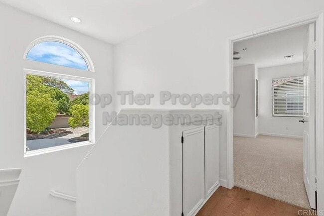 Building Photo - ***Beautiful Like-New 2 bed / 2.5 bath / 1...