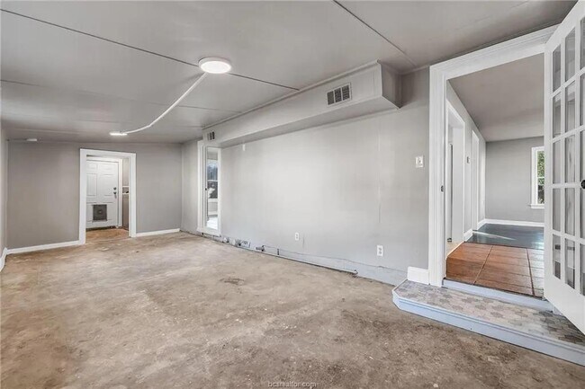 Building Photo - 2707 Cliff St