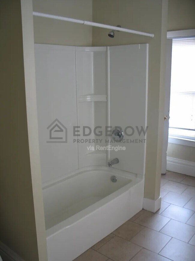 Building Photo - 737 6th St NW