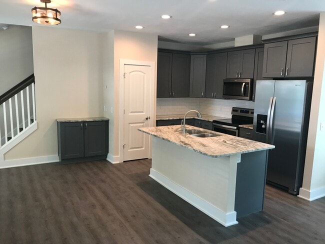 Building Photo - Newly Constructed Luxury 4 Bed / 4 Bath Bungalow Cottage with Extra Room and Bathroom