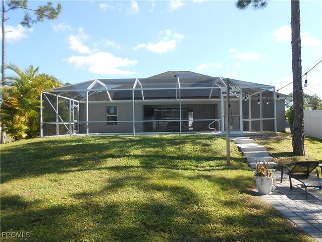 Building Photo - 601 Clayton Ave