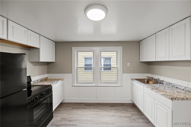 Building Photo - 2615 Genesee St