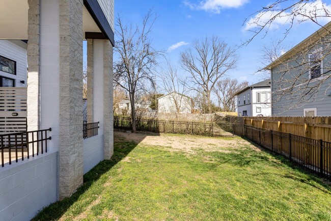 Building Photo - 3 Bed, 2.5 Bath Home w/ 2 Vehicle Carport and Fenced Backyard