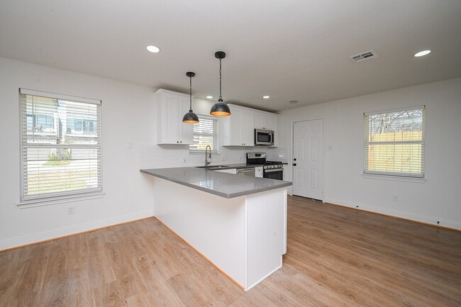 Building Photo - 4710 Hershe St
