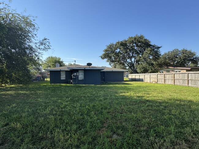 Building Photo - 10666 Emmord Loop