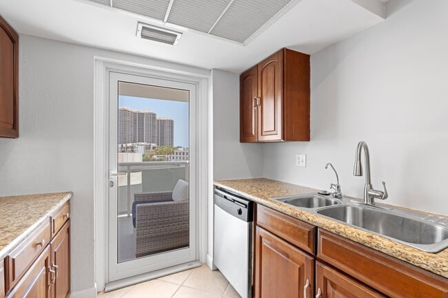 Building Photo - 2841 N Ocean Blvd