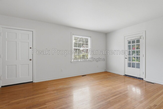 Building Photo - 6410 Morningside Dr