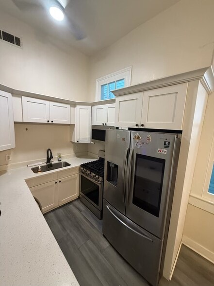 Building Photo - 1008 Josephine St