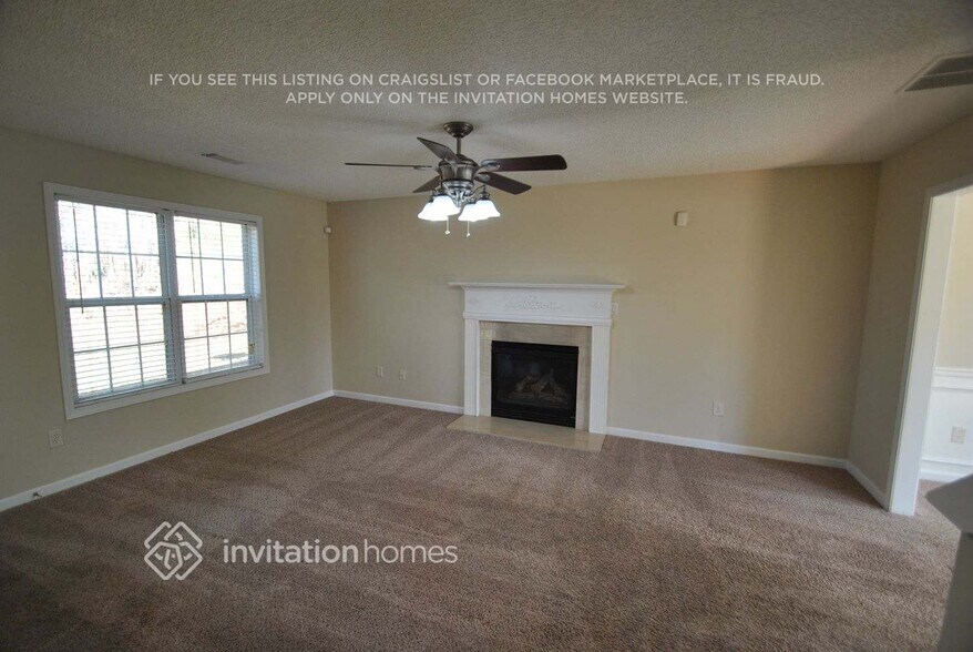 Building Photo - 204 Revolutionary Dr