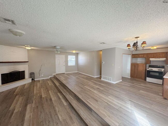 Building Photo - 1407 Hunt St