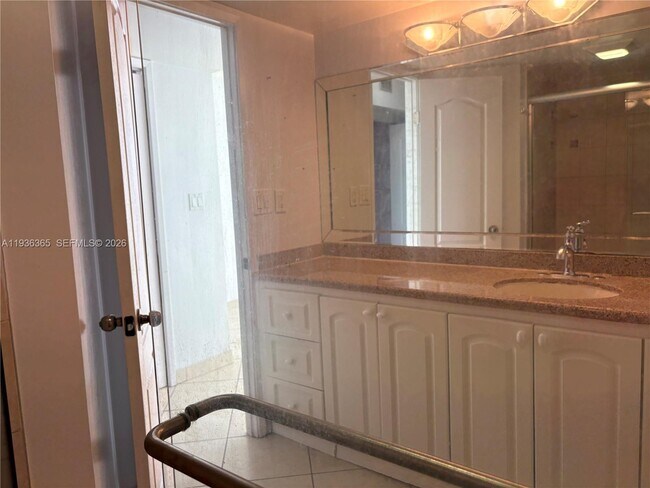 Building Photo - 1750 NE 191st St