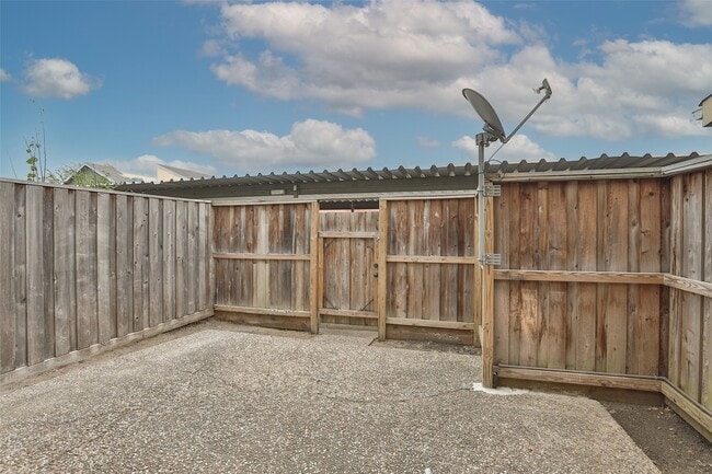 Building Photo - 9511 Fondren Rd