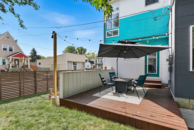 Building Photo - Beautiful 3 Bedroom 2.5 Bathroom Home!