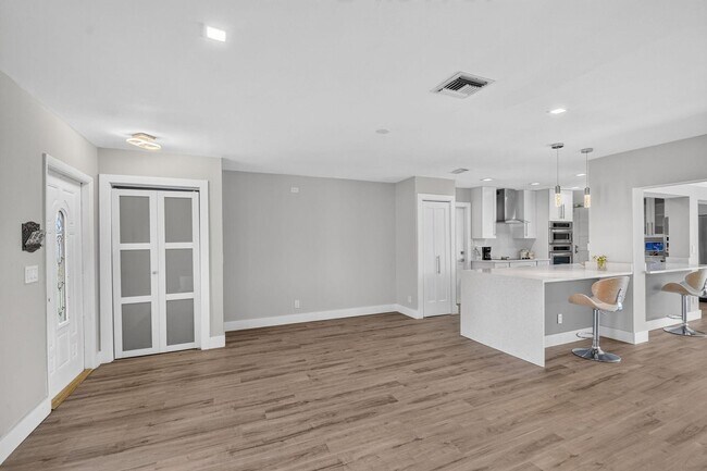 Building Photo - 14624 Country Side Ln