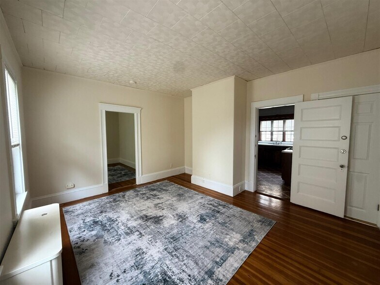 Building Photo - 186 Powder House Blvd