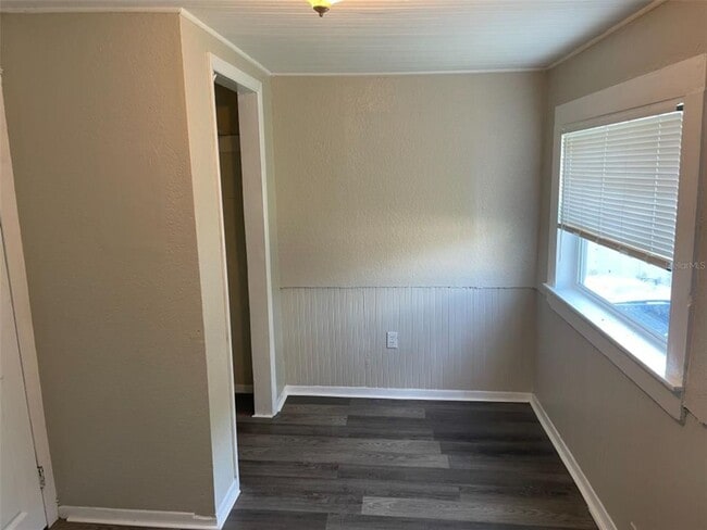 Building Photo - 1651 32nd Ave N