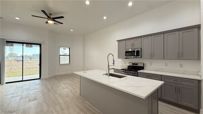 Building Photo - 2104 NE 16th Terrace