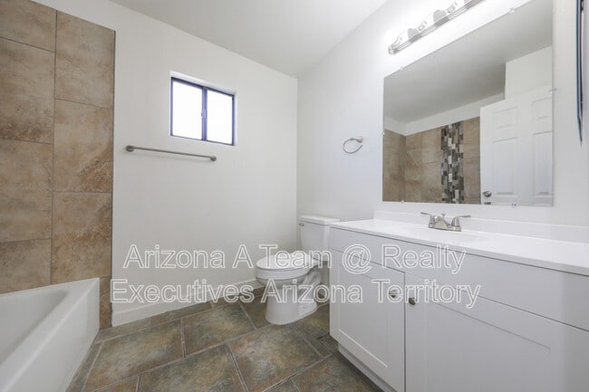 Building Photo - 10140 E Karen Pl