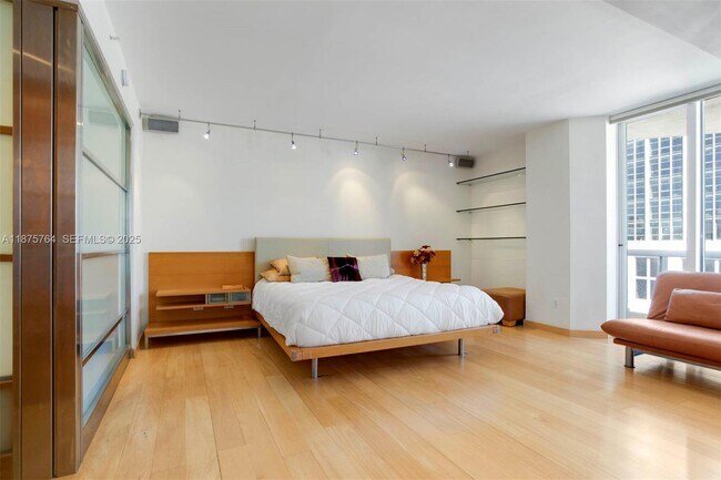 Building Photo - 4779 Collins Ave