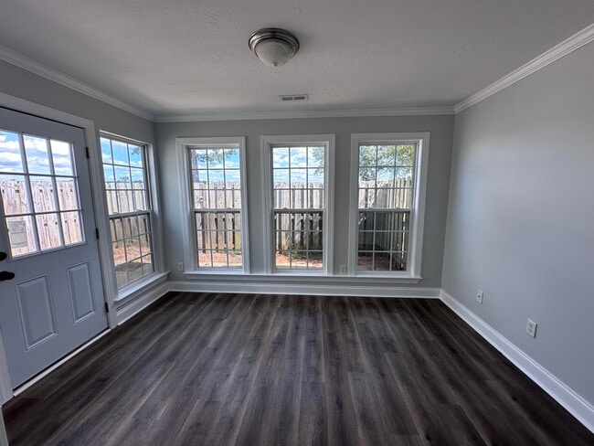 Building Photo - 182 Orchard Way