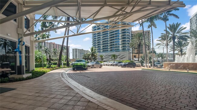 Building Photo - 17555 Collins Ave