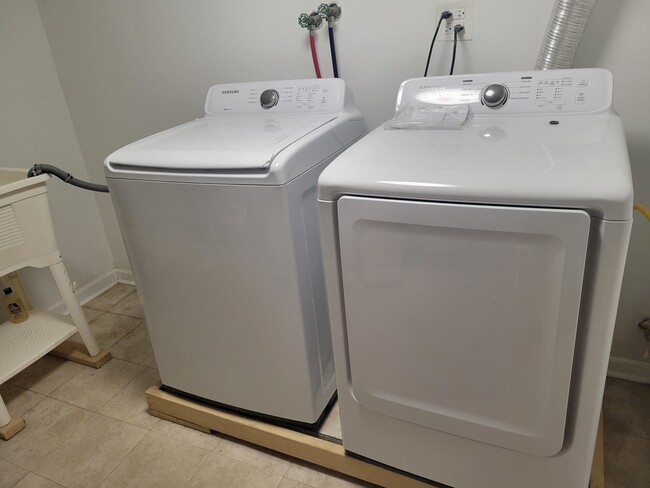 Building Photo - 2382 S Scott St