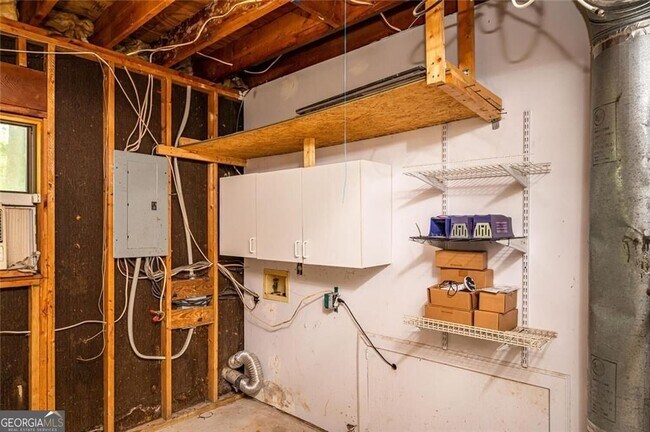Building Photo - 1784 Halbro Dr