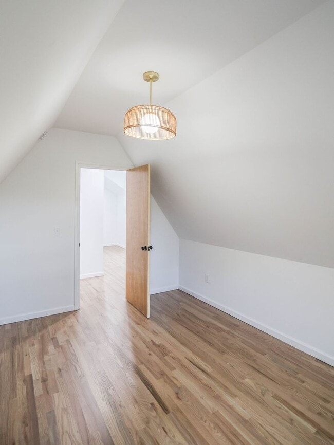 Building Photo - Picture Perfect wooded get away in Kingston Springs