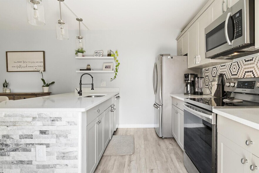 Building Photo - 6818 68th Way