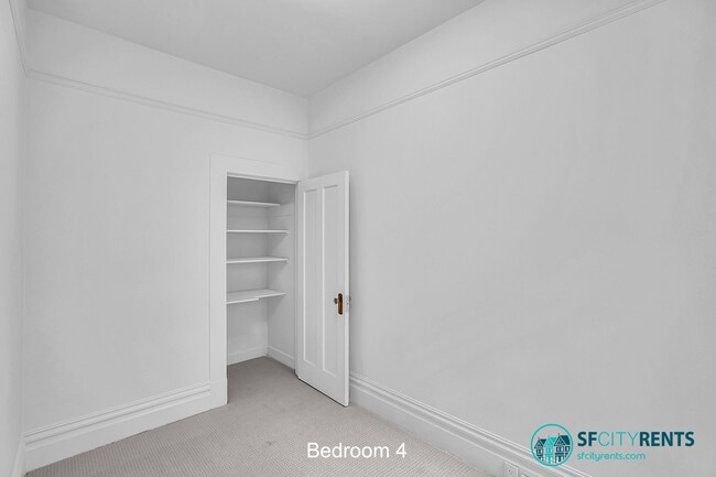 Building Photo - Sun-filled Presidio Heights Residence w/ Private Deck, Hot Tub & Garage Parking