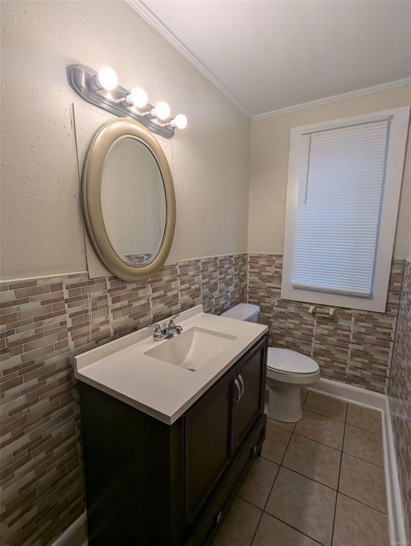 Building Photo - 902 W Tuskeena St